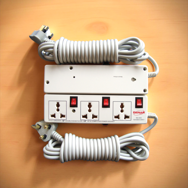 ⁦FANAR ELECTRIC SOCKET 3WAY⁩ - الصورة ⁦1⁩