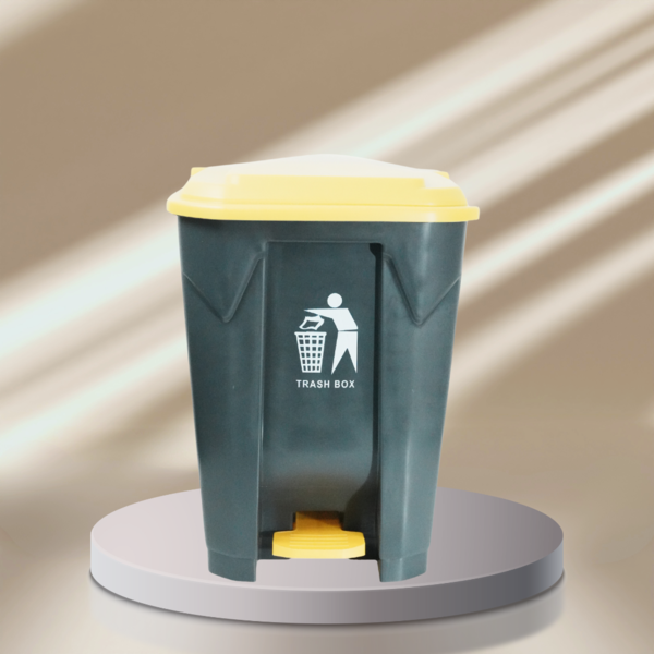 PLASTIC PEDAL DUSTBIN W/COVER 50LTR