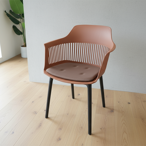 ⁦CHAIR W/SEAT CUSHION-BROWN⁩ - الصورة ⁦2⁩