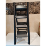 4 STEP IRON LADDER