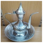 METAL SILVER KETTLE W/STAND