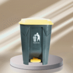 PLASTIC PEDAL DUSTBIN W/COVER 30LTR